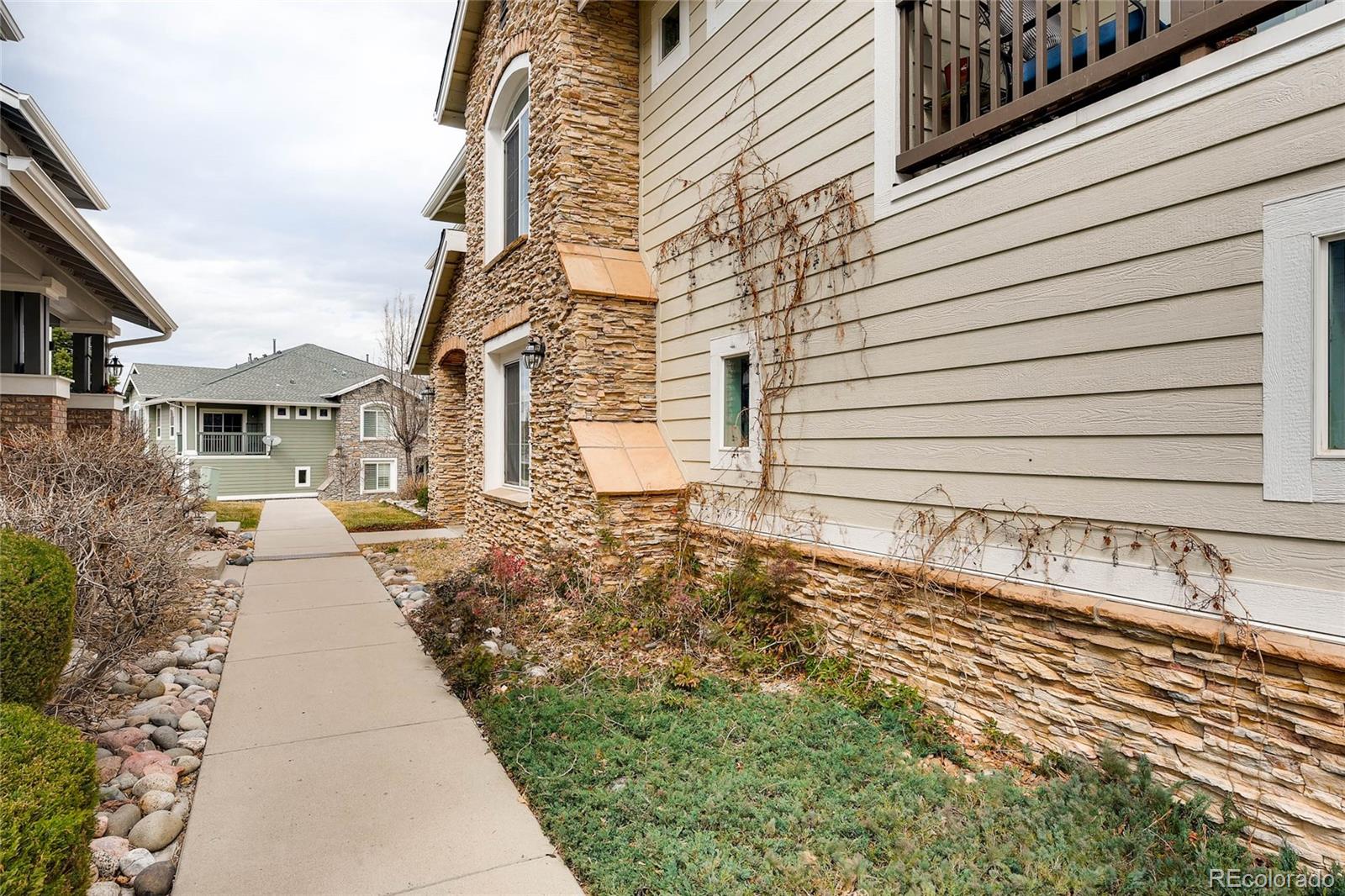 197 Whitehaven Circle Highlands Ranch, CO 80129 - Photo 2 of 28