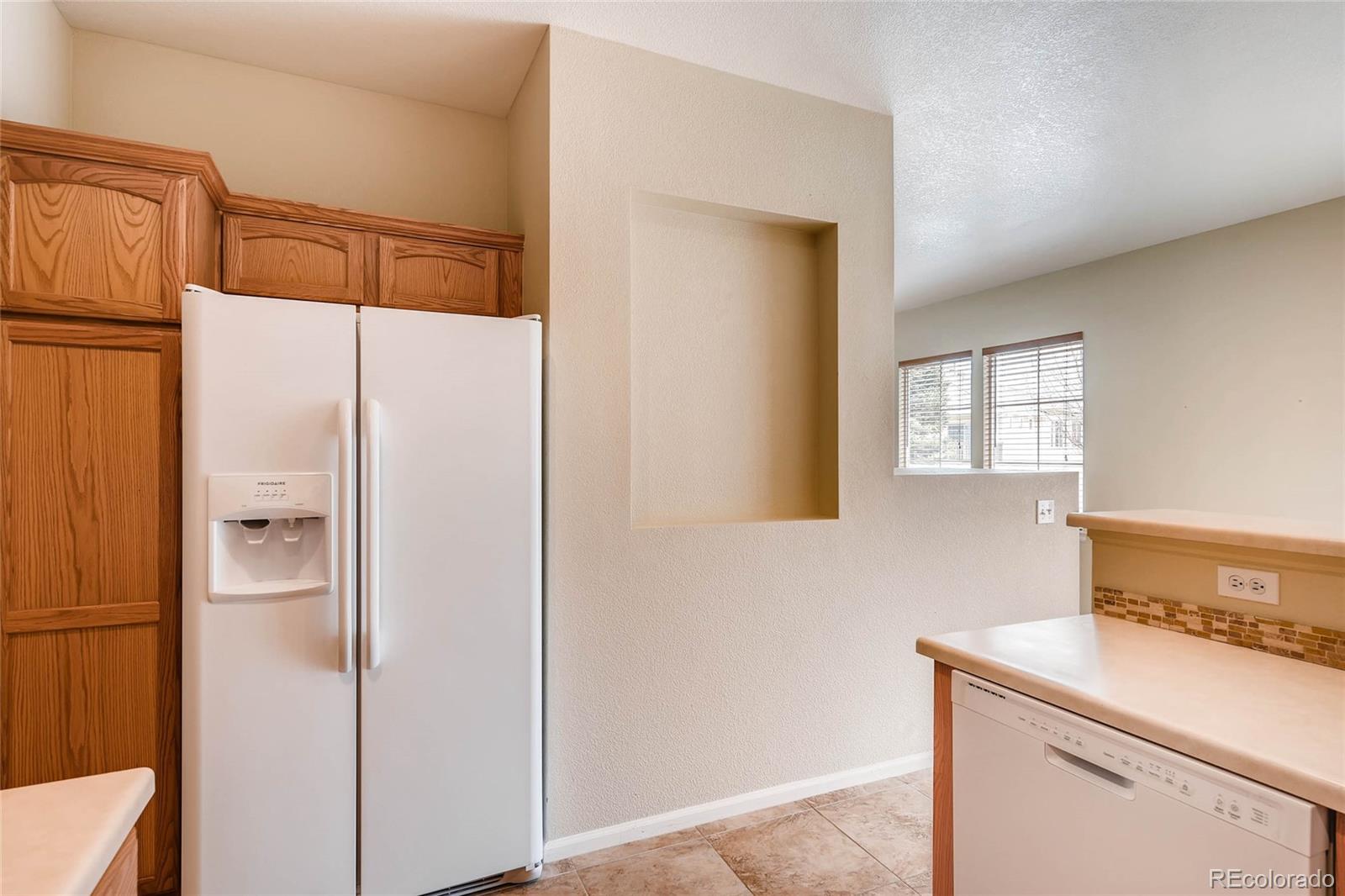 197 Whitehaven Circle Highlands Ranch, CO 80129 - Photo 10 of 28