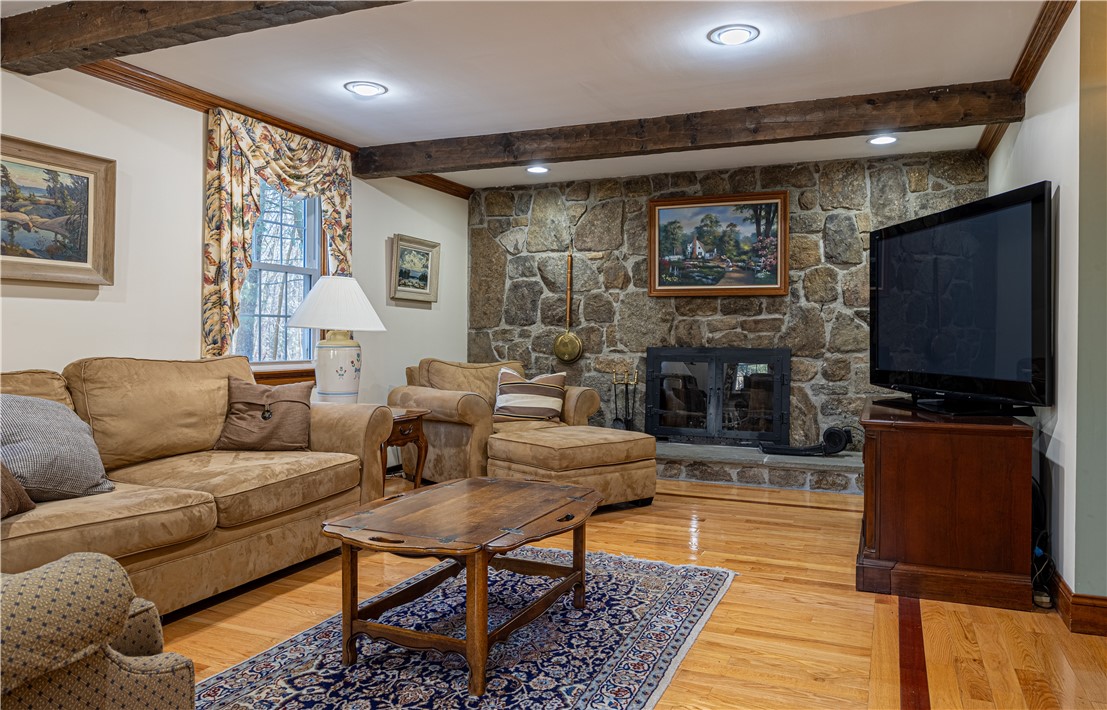 32 Hazelwood Road Glocester, RI 02857 - Photo 19 of 46