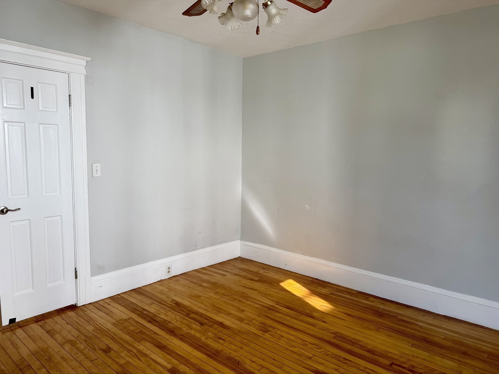 31 Stoneland Road Worcester, MA 01603 - Photo 12 of 33