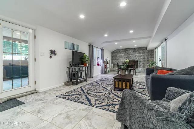 $1,399,999 | 5267 Fountainhead Lane, Knoxville, TN 37918