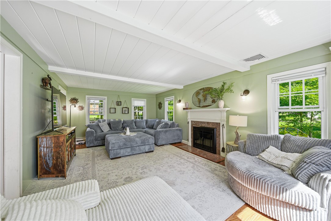 652 Old Post Road North Attleboro, MA 02760 - Photo 11 of 41