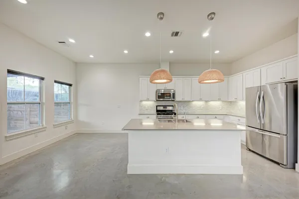 $3,650 | 1000 Taulbee Lane, Unit B, Austin, TX 78757