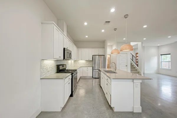 $3,650 | 1000 Taulbee Lane, Unit B, Austin, TX 78757
