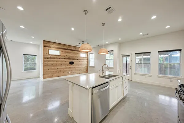 $3,650 | 1000 Taulbee Lane, Unit B, Austin, TX 78757