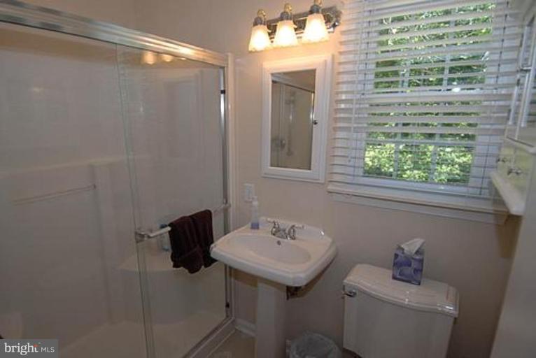 1688 Winchester Road Annapolis, MD 21409 - Photo 18 of 25 Master Bath