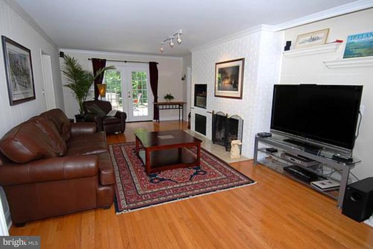 1688 Winchester Road Annapolis, MD 21409 - Photo 9 of 25 Family Room #3