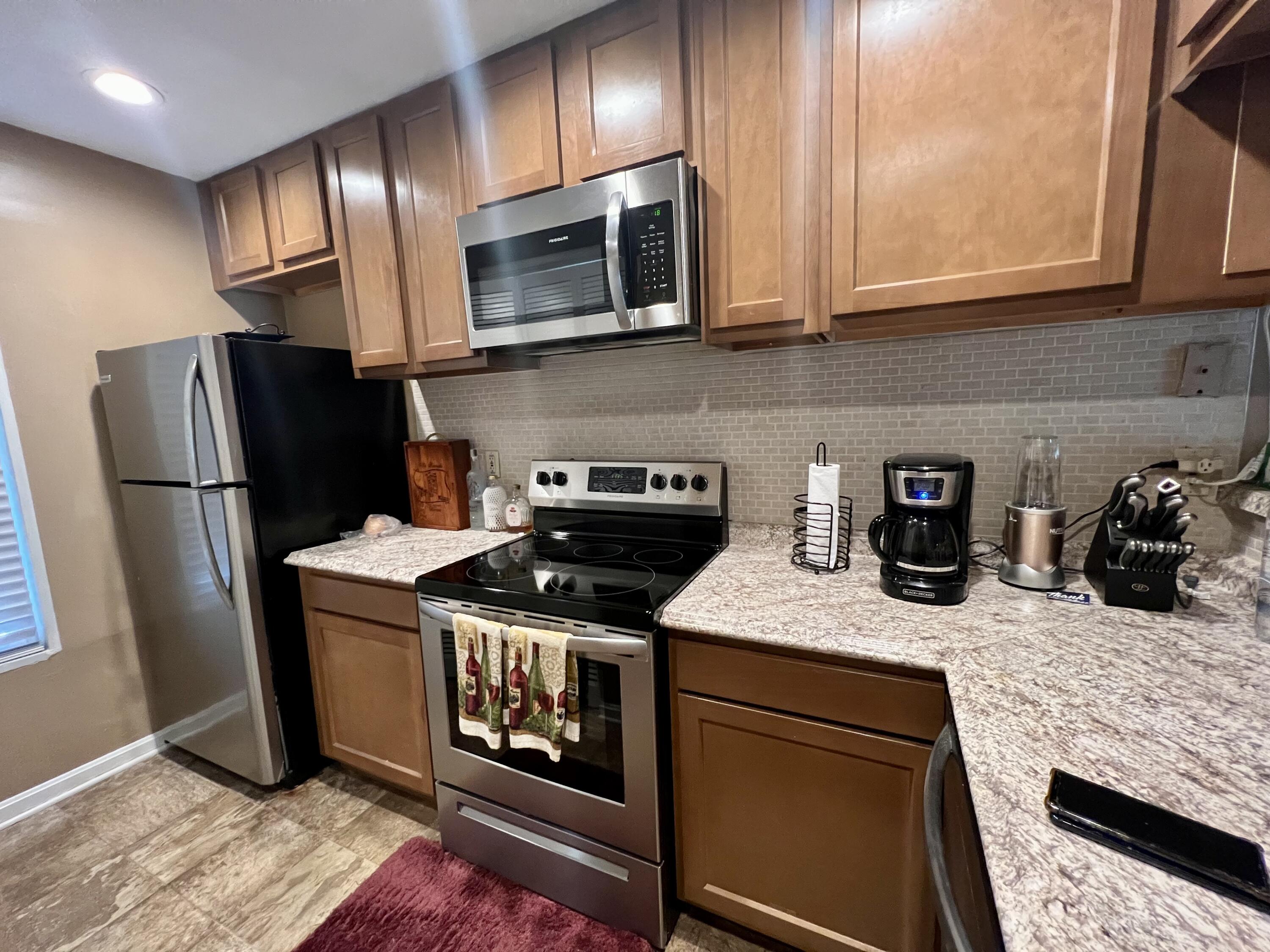 2414 Lake Park Road, Unit 2107 Lexington, KY 40502 - Photo 11 of 27 IMG_2055