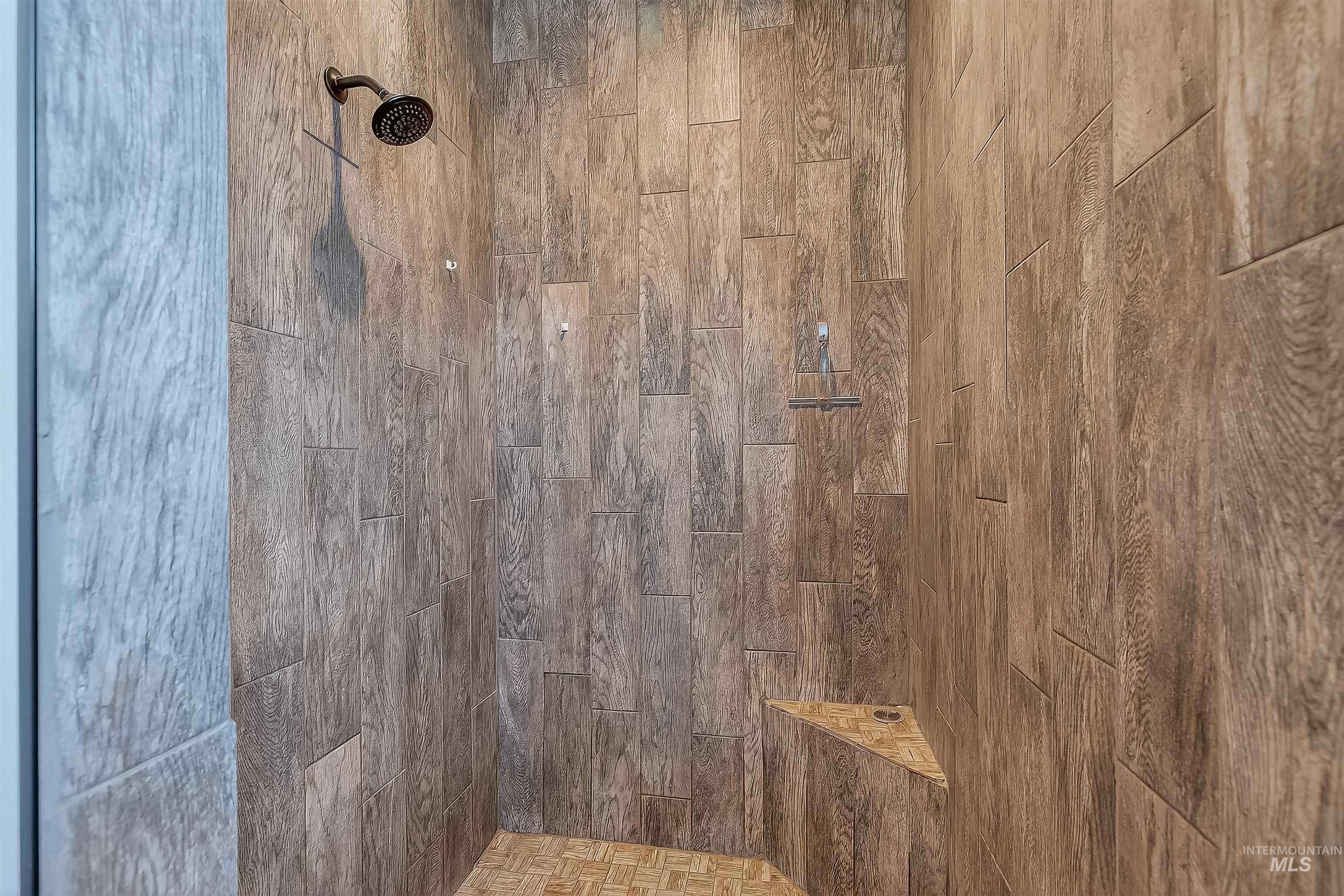 2233 Burrell Avenue Lewiston, ID 83501 - Photo 16 of 48 Bathroom view of tiled shower