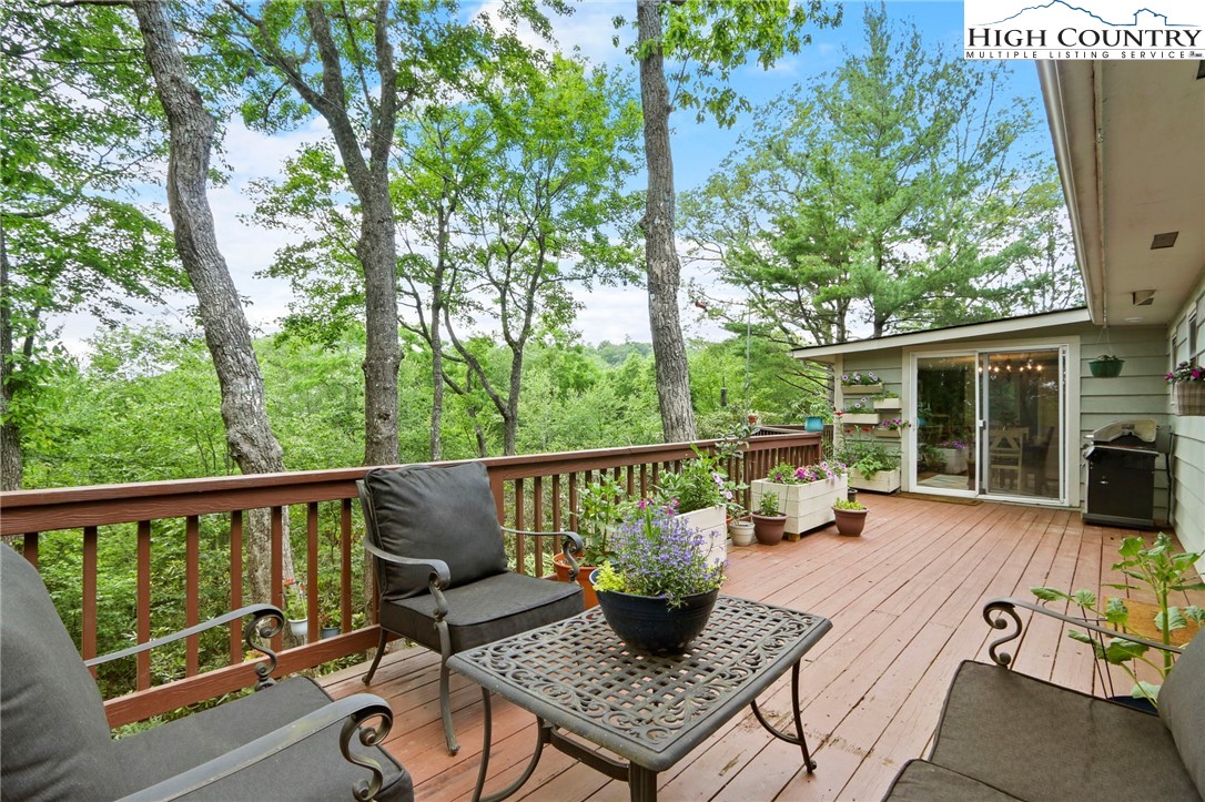 157 Twisted Laurel Lane Blowing Rock, NC 28605 - Photo 15 of 50