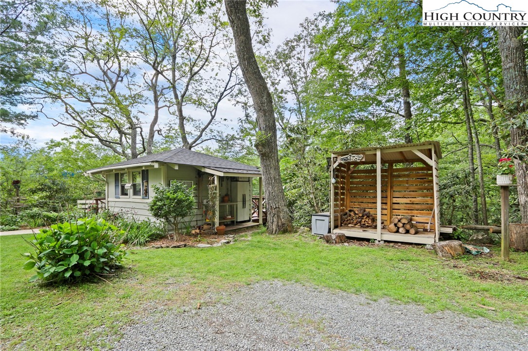 157 Twisted Laurel Lane Blowing Rock, NC 28605 - Photo 10 of 50