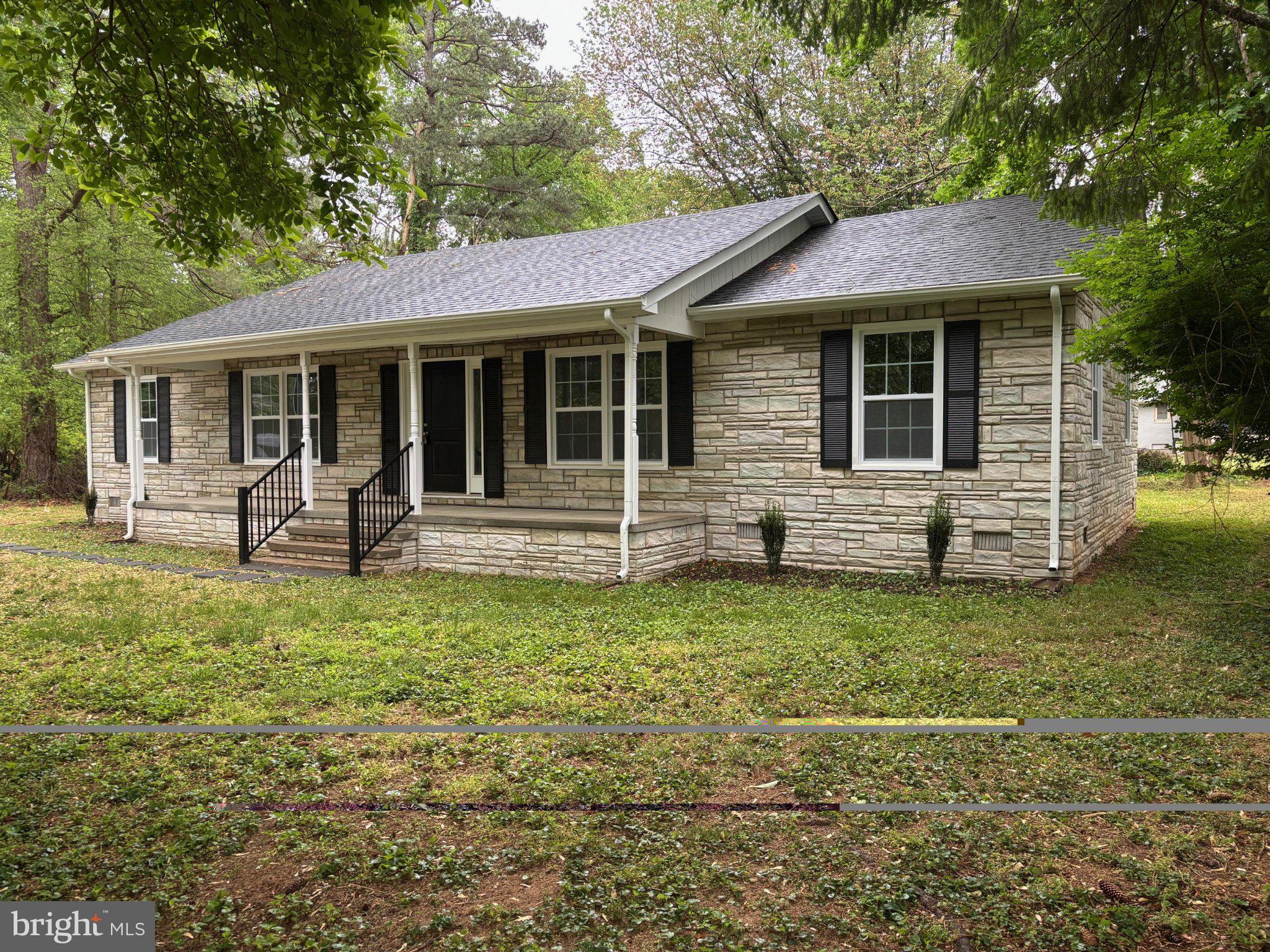 192 East Banbury Road Tappahannock, VA 22560 - Photo 2 of 53