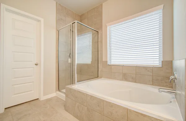 $2,700 | 506 Hidden Brk Drive, Baytown, TX 77523