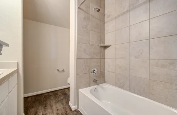 $2,700 | 506 Hidden Brk Drive, Baytown, TX 77523