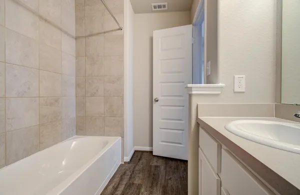 $2,700 | 506 Hidden Brk Drive, Baytown, TX 77523