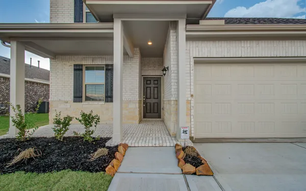 $2,700 | 506 Hidden Brk Drive, Baytown, TX 77523