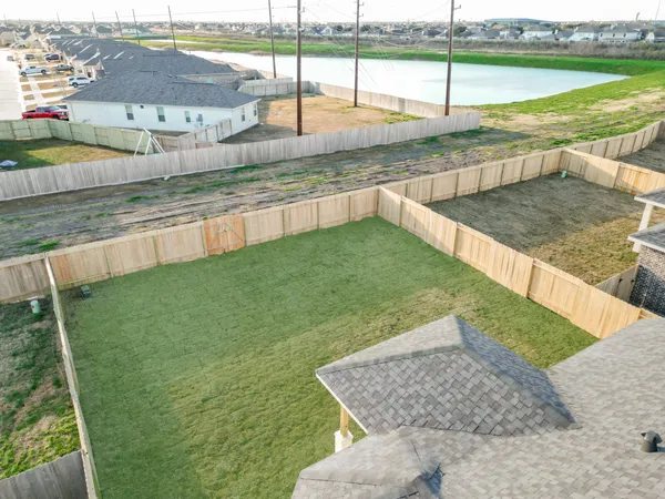 $2,700 | 506 Hidden Brk Drive, Baytown, TX 77523