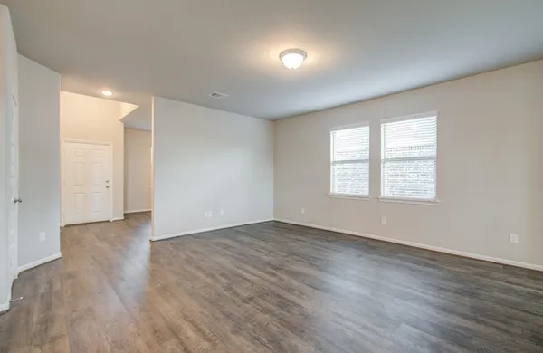 $2,700 | 506 Hidden Brk Drive, Baytown, TX 77523