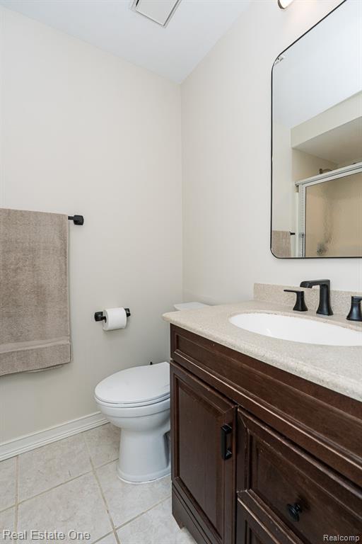 1665 Huntington Park, Unit E Rochester, MI 48309 - Photo 23 of 40