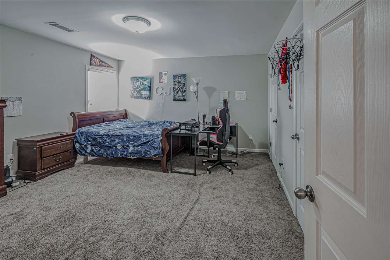10388 Pilot Rock Road Collierville, TN 38017 - Photo 18 of 24 Spacious bedroom with 2 closets.