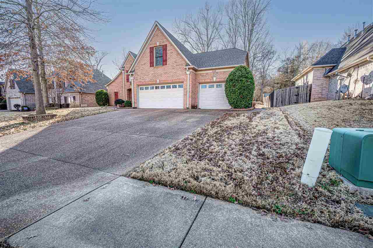 10388 Pilot Rock Road Collierville, TN 38017 - Photo 24 of 24 Extra wide driveway to 3 Car Garage.