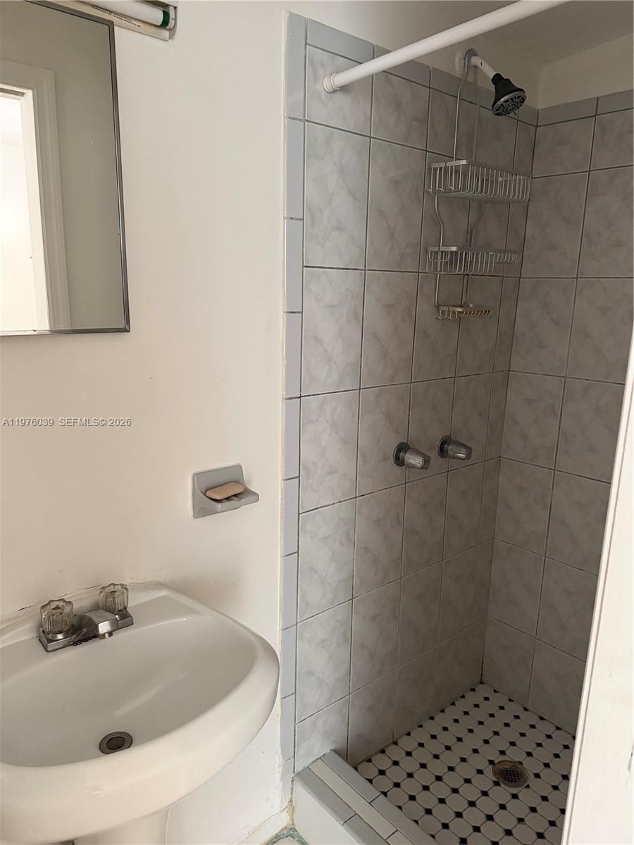 2920 Southwest 79th Avenue Miami, FL 33155 - Photo 3 of 4