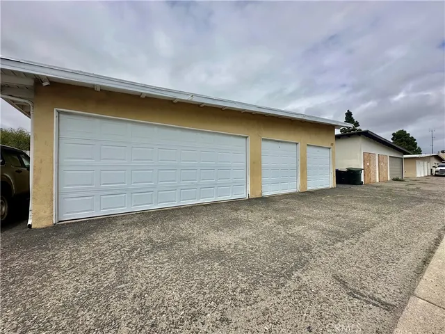 $1,739,000 | 117 Clearbrook Lane, Costa Mesa, CA 92626