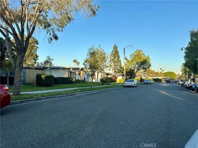 $1,739,000 | 117 Clearbrook Lane, Costa Mesa, CA 92626