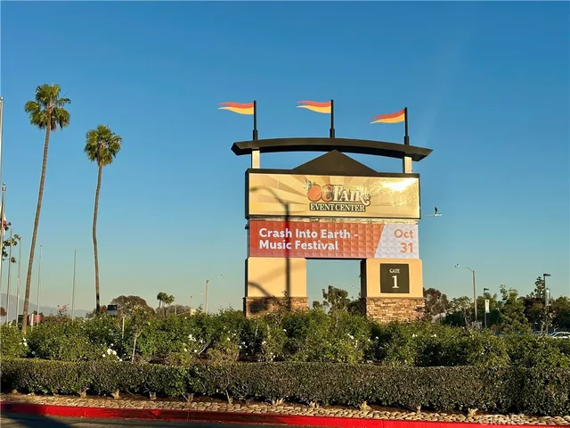 $1,739,000 | 117 Clearbrook Lane, Costa Mesa, CA 92626