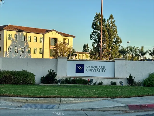 $1,739,000 | 117 Clearbrook Lane, Costa Mesa, CA 92626