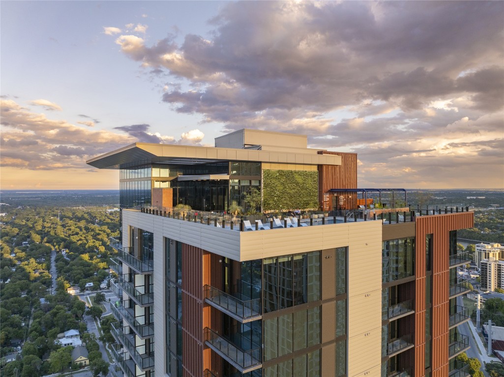 84 East Avenue, Unit 1506 Austin, TX 78701 - Photo 11 of 36 Experience Vesper's Stunning views of Ladybird Lake and Downtown Austin.