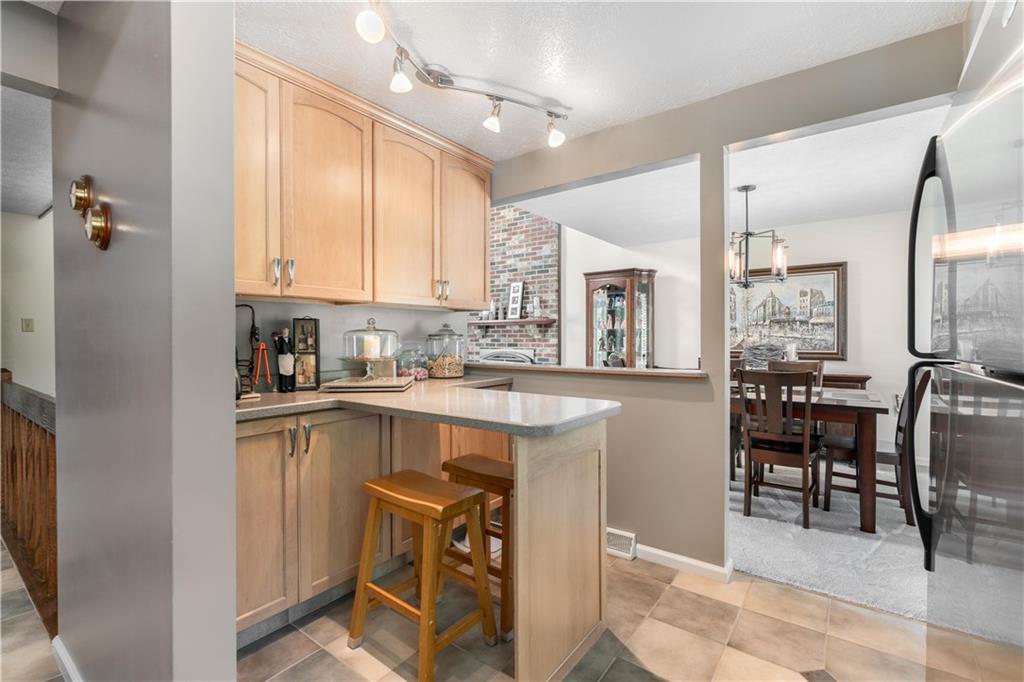 79 Fawnvue Drive McKees Rocks, PA 15136 - Photo 11 of 33