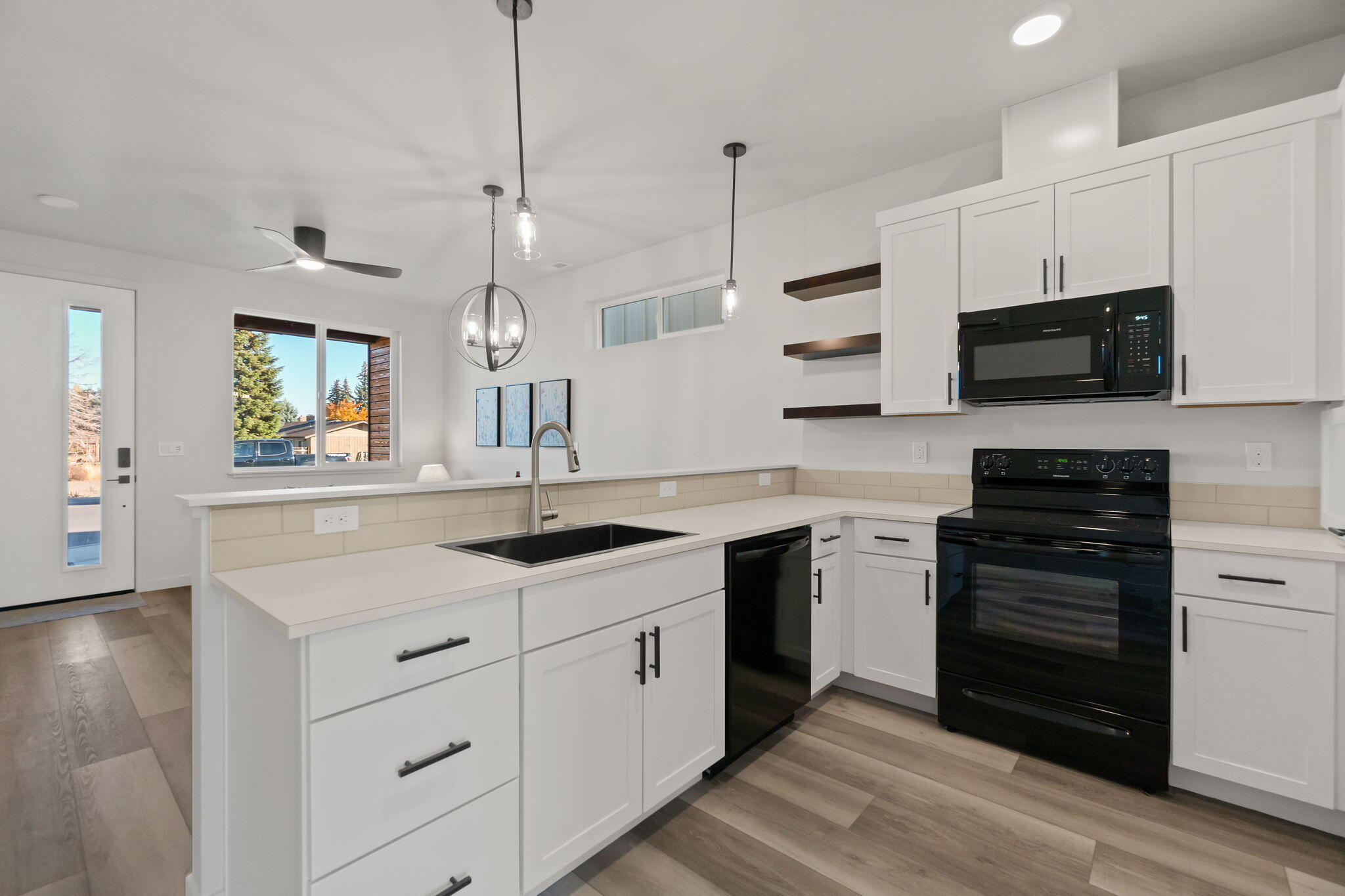 61632 Pettigrew Road, Unit 18 Bend, OR 97702 - Photo 10 of 17 25-web-or-mls-Riley Visuals-24