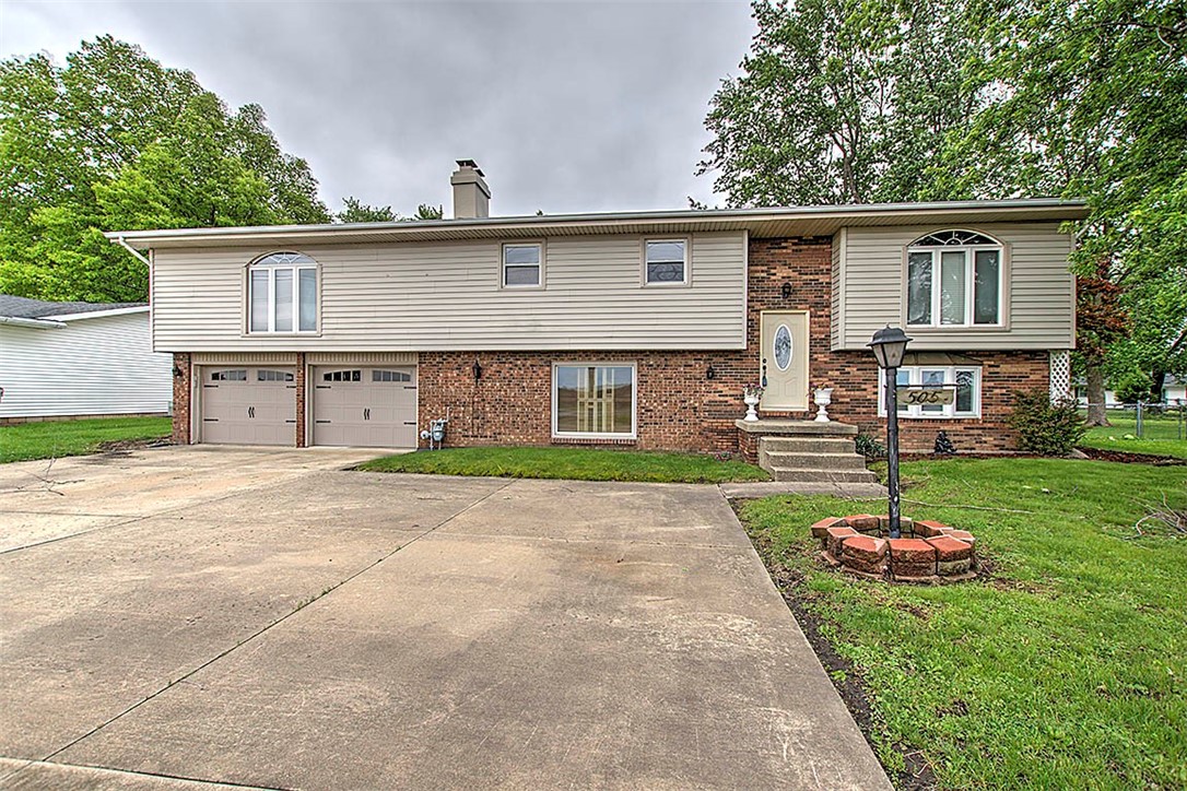 505 West Forsyth Road Forsyth, IL 62535 - Photo 30 of 36