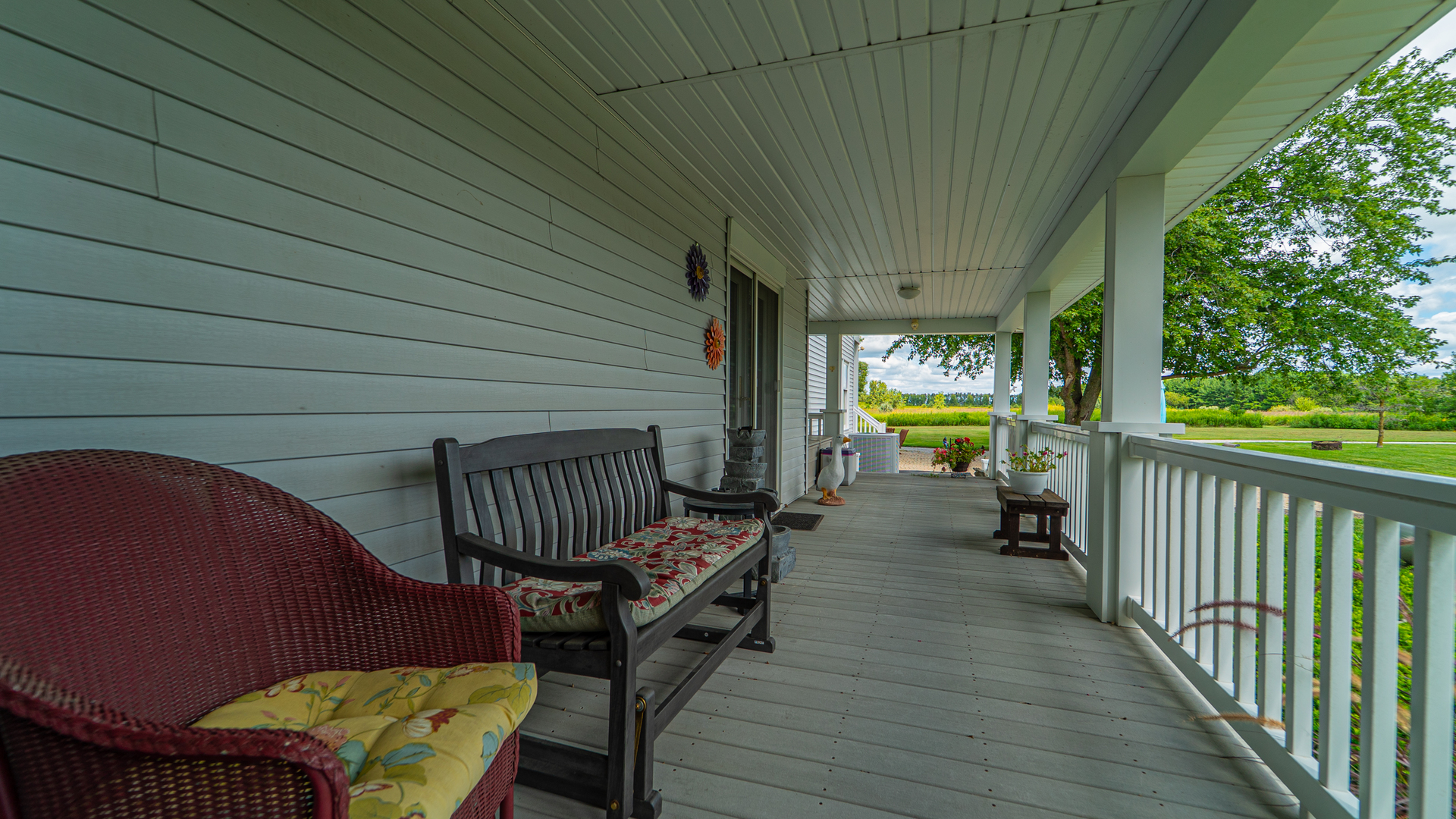 1340 East 2700 North Road Clifton, IL 60927 - Photo 13 of 80 a view of a chairs in patio of the house