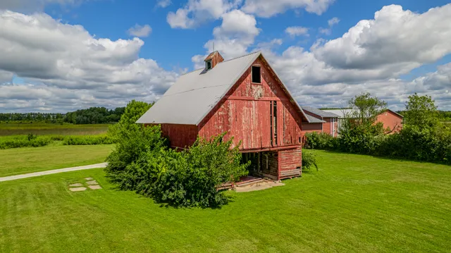 $725,000 | 1340 East 2700 North Road, Clifton, IL 60927