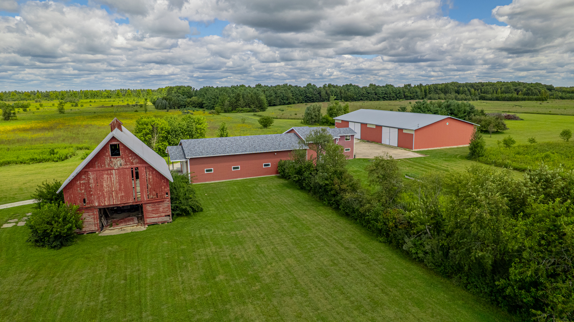 1340 East 2700 North Road Clifton, IL 60927 - Photo 64 of 80 an aerial view of a house with big yard