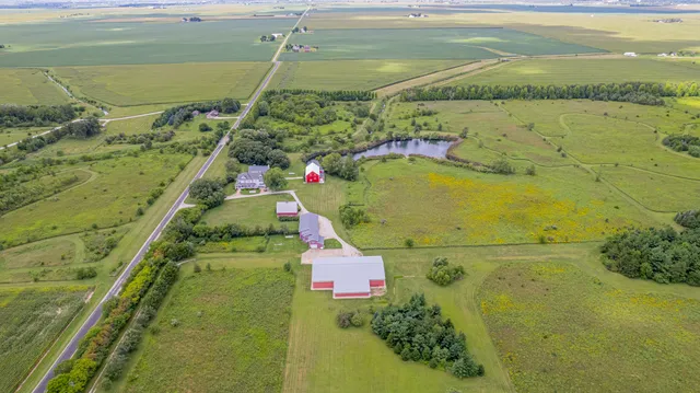 $725,000 | 1340 East 2700 North Road, Clifton, IL 60927