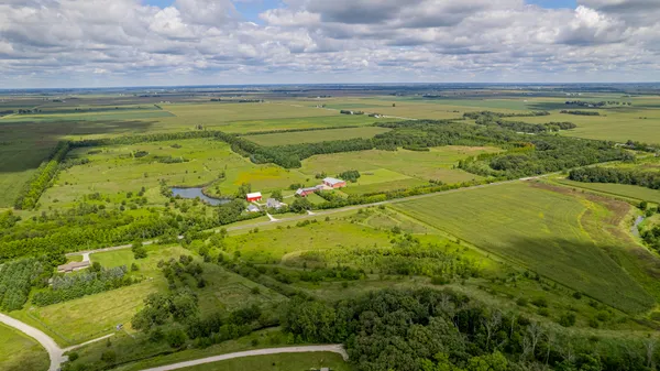 $725,000 | 1340 East 2700 North Road, Clifton, IL 60927