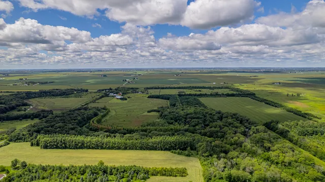 $725,000 | 1340 East 2700 North Road, Clifton, IL 60927