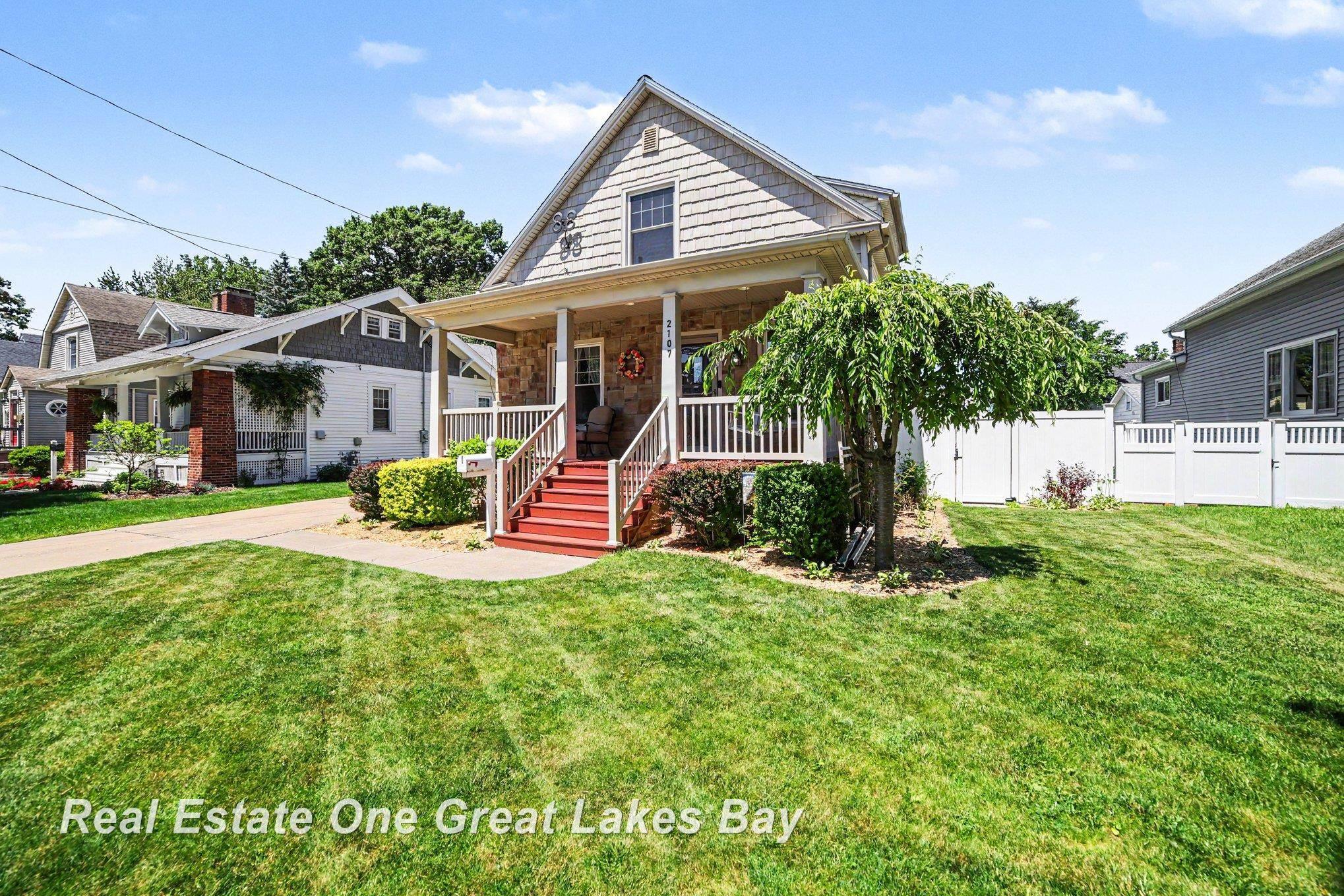 2107 10th Street Bay City, MI 48708 - Photo 3 of 31
