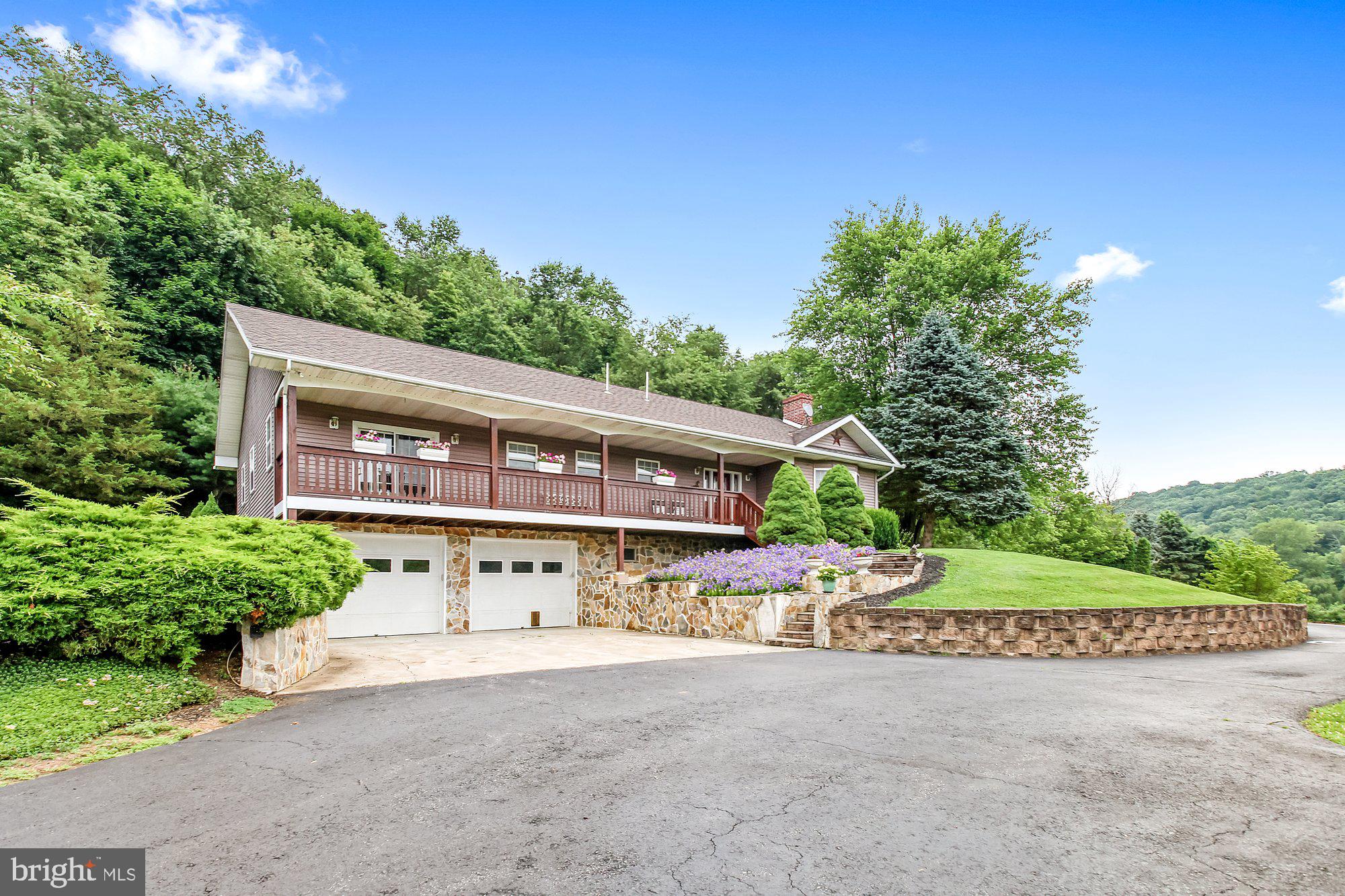 27 Turkey Road Kempton, PA 19529 - Photo 3 of 29 Gallery Image 3