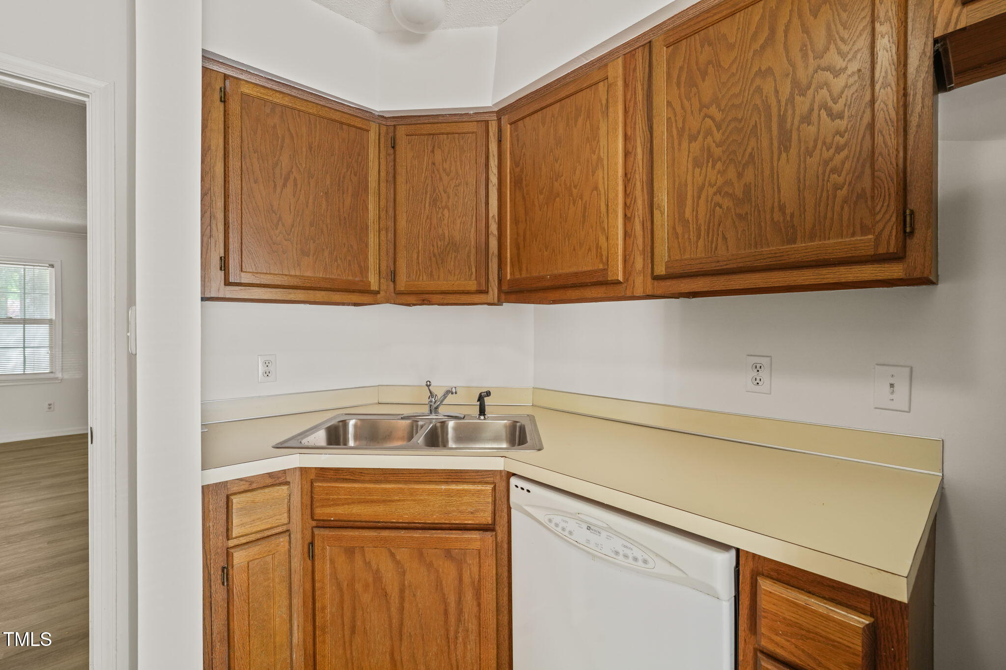 2979 Faversham Place Raleigh, NC 27604 - Photo 12 of 30 Kitchen (4)