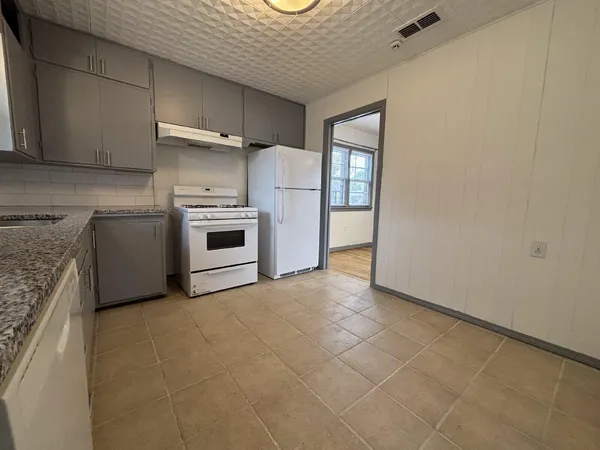 $1,000 | 1915 46th Street, Lubbock, TX 79412