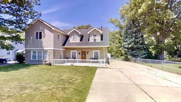 $398,000 | 626 East 77th Avenue, Schererville, IN 46375