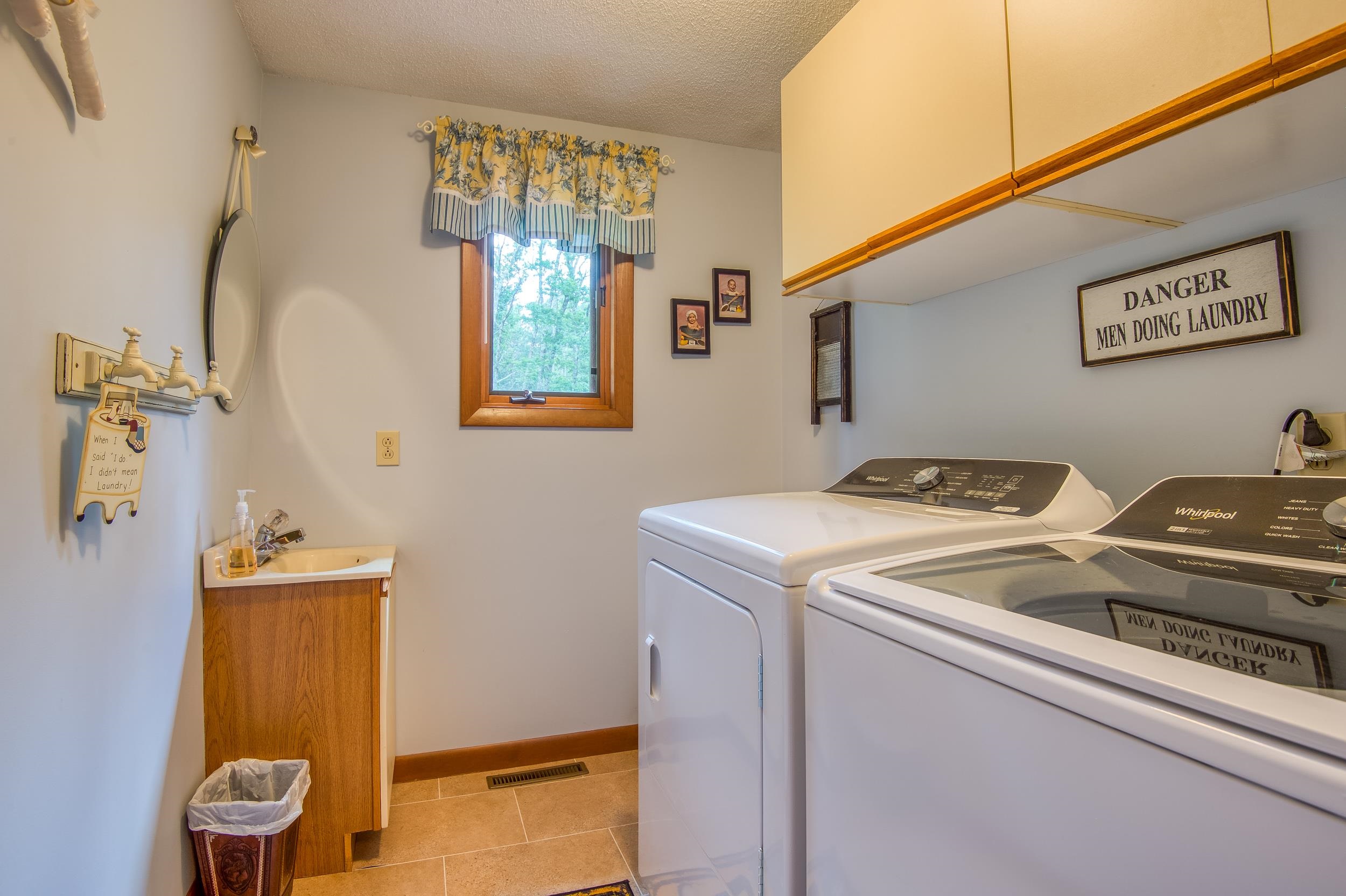 153 Sunset Hill Road Conway, NH 03860 - Photo 8 of 40