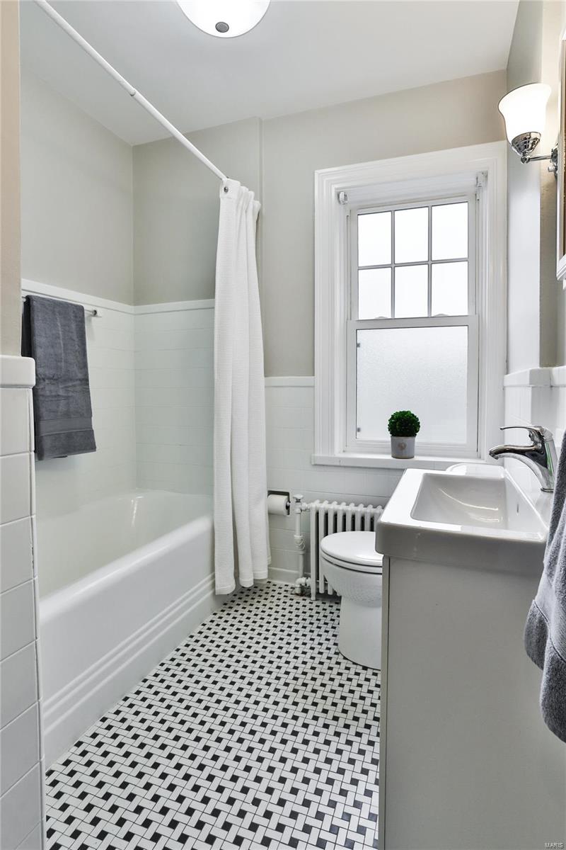 26 Waverton Drive Ladue, MO 63124 - Photo 31 of 45