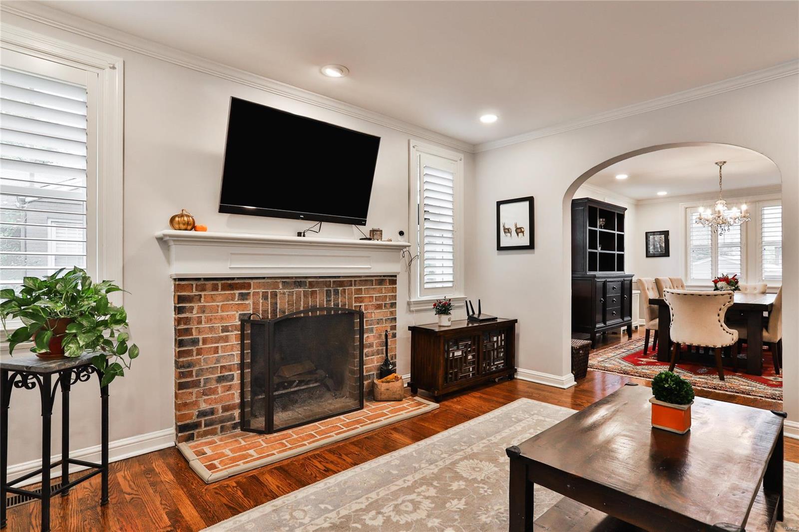 26 Waverton Drive Ladue, MO 63124 - Photo 8 of 45