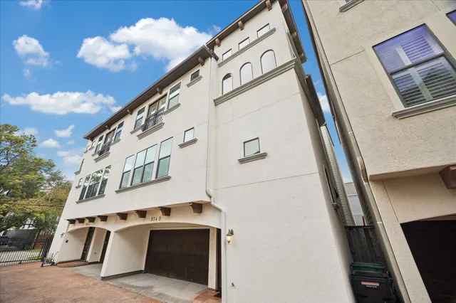 $485,000 | 934 West 22nd Street, Unit B, Houston, TX 77008