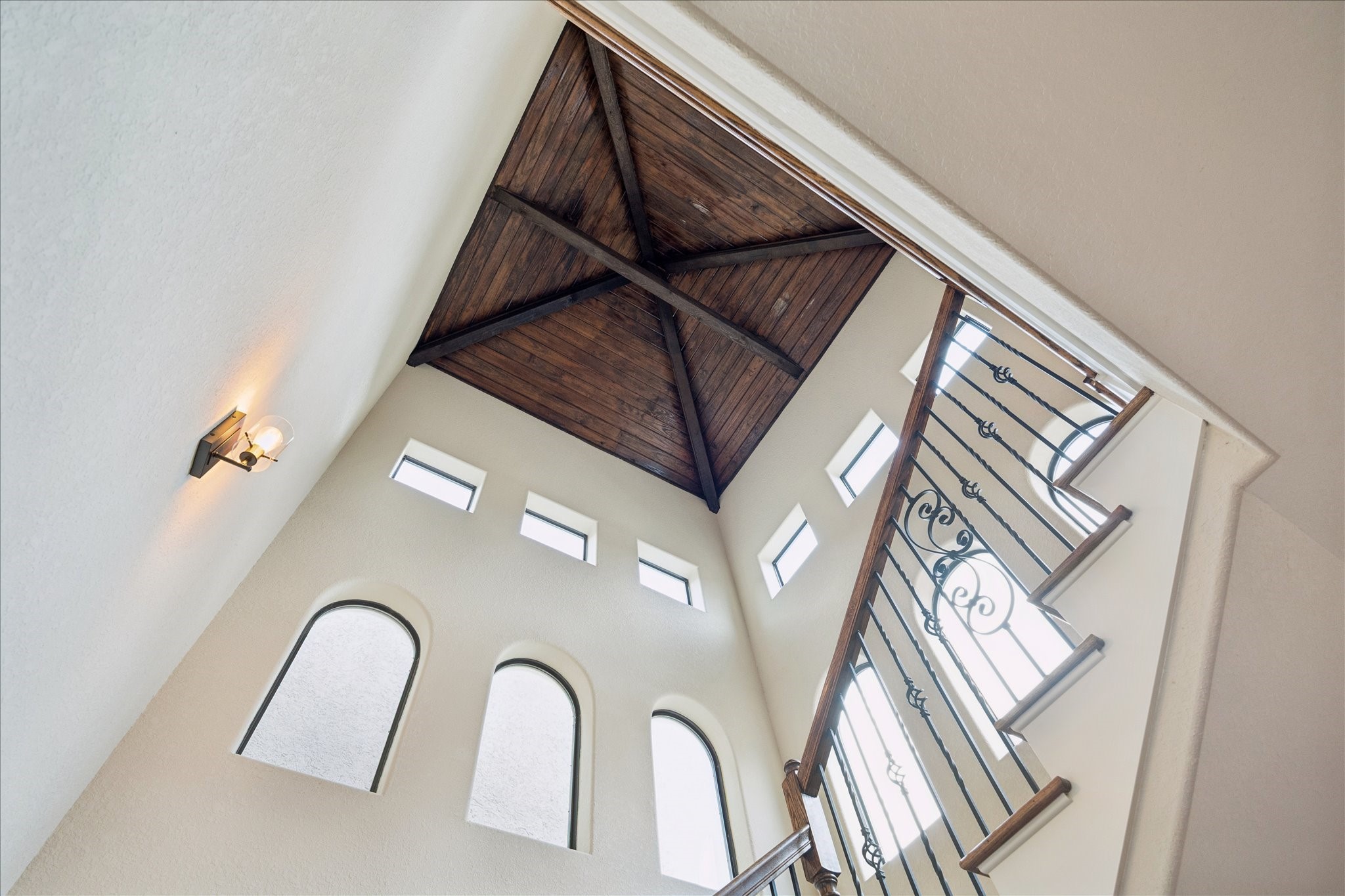 934 West 22nd Street, Unit B Houston, TX 77008 - Photo 26 of 29 a close up of a sink